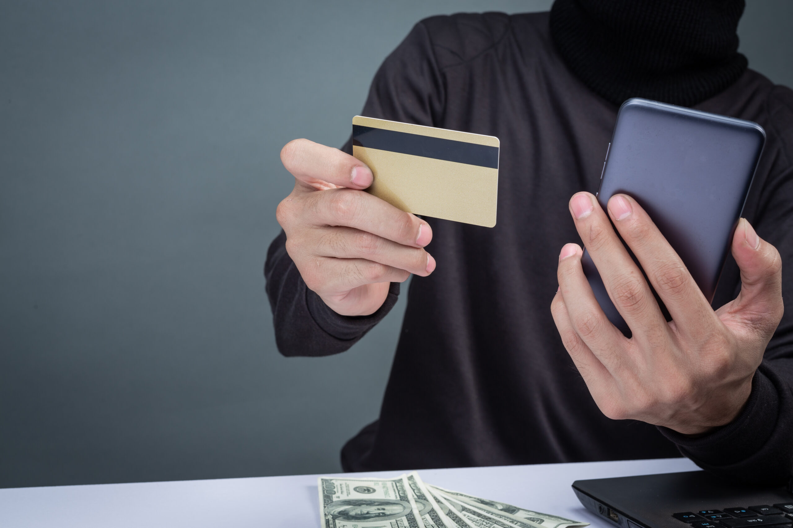 Extorsión y el Error de «Prestar» Tus cuentas